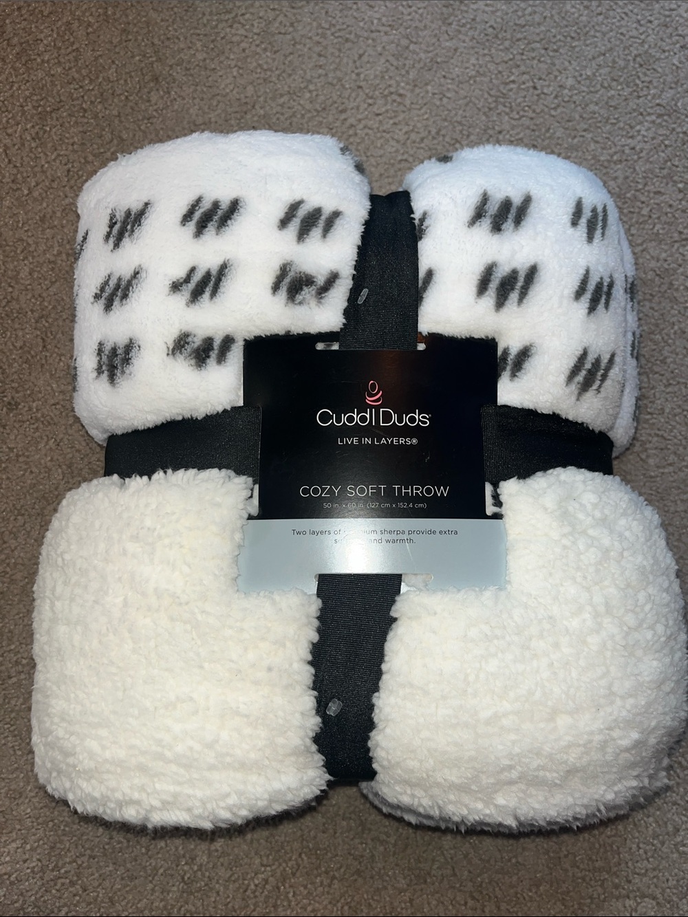 Cuddl Duds Plush Reversible Throw in White with Black Pattern